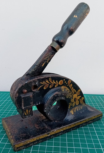 Victorian antique cast iron - victorian,