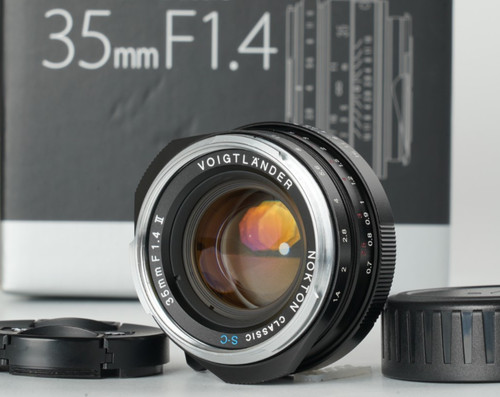 Near mint voigtlander nokton - [near,
