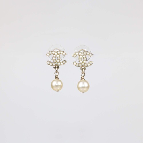 Chanel gold tone faux - gold,