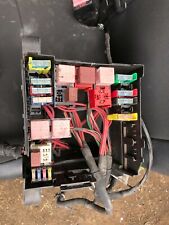 fuse box with relays fuses 2.0 vauxhall vivaro renault trafic traffic van wiring