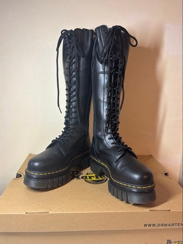 Martens hole boots - dr.,