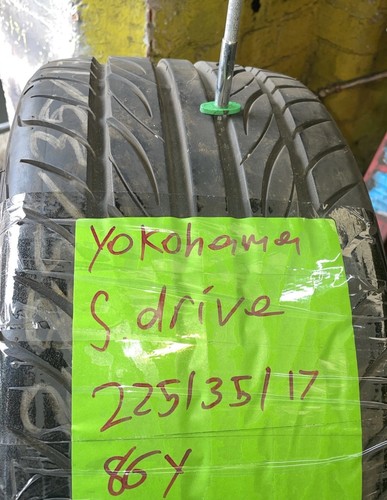 225 86y yokohama s - 225/35/17,