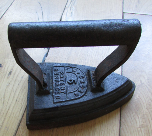 Vintage cross sad iron - vintage, w.cross