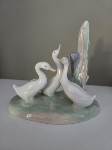 Nao ladro group ducks - ladro, of