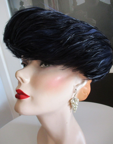 Beautiful vintage feather hat - beautiful,