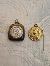2 Vintage Pendants Small Gold