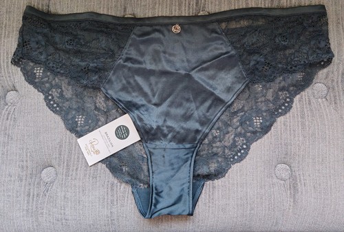 Rosie for autograph - autograph, black