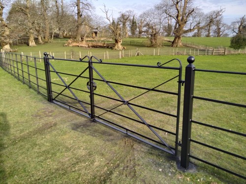 New metal driveway - , gates