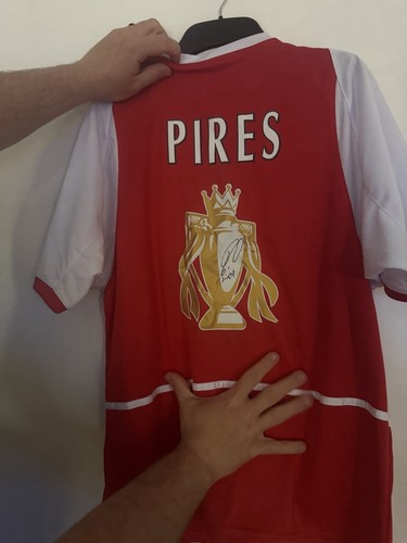 Pires signed invisible season - signed,