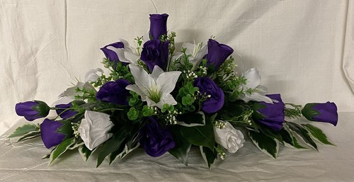 Top table arrangement - table,