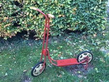 Antique Original 1940s-1950's TRIANG Scooter with Stand, Original paint, Triang