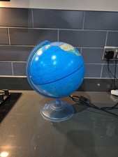 Light Up Globe 25cm