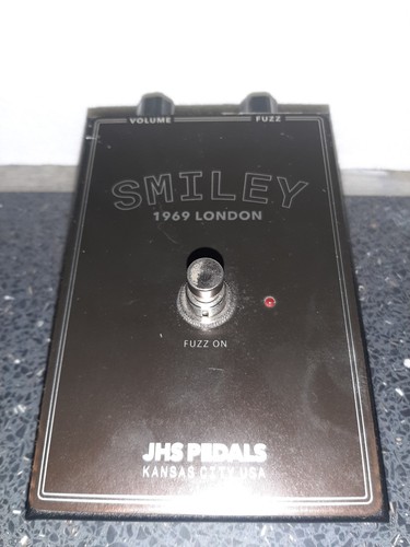 Smiley 1969 london - 1969, guitar