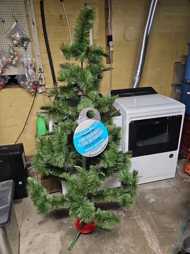 Vintage tall american pines - 6',