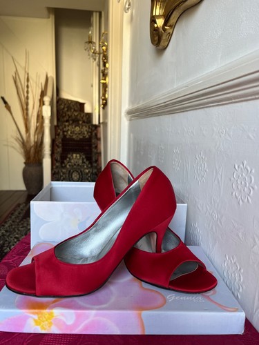 Hobbs size ladies crimson - 40,