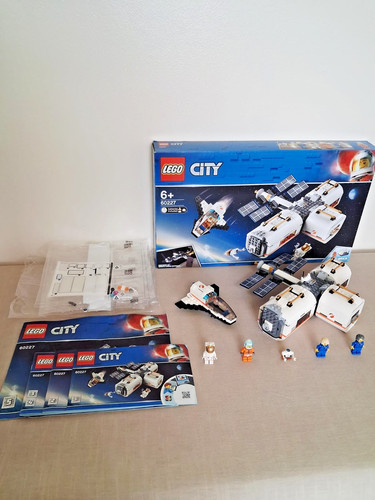 Lego city lunar space station - city,