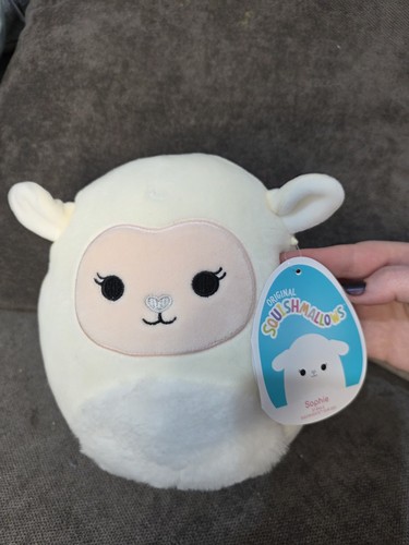 Squishmallow sophie the lamb - the,