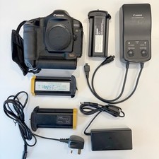 Canon EOS 1DS Mark II 16.7 MP