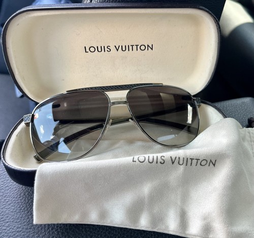 Louis vuitton taiga - louis, attitude