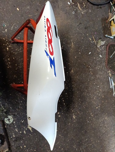 Honda cbr 600 - f4, tail