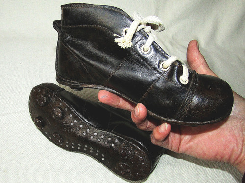 Vintage leather football boots - football,