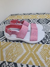 EUC Clarks Cloudsteppers Arla Jacory Wedge Sandals Size 6 EU 39.5 Raspberry Grey