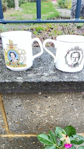 Pair vintage queen elizabeth - vintage,