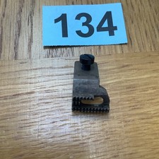 Singer 99k Sewing Machine Feed dog Simanco 32600 + Screw used 1955 original.134