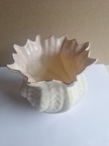 Belleek vase la5 - vase.,