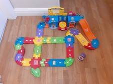Vtech Toot Toot 1st Gen Repair Centre with track & extra Vehicles