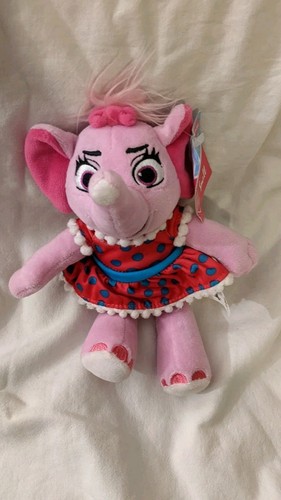 Annie elephant from - elephant, haven