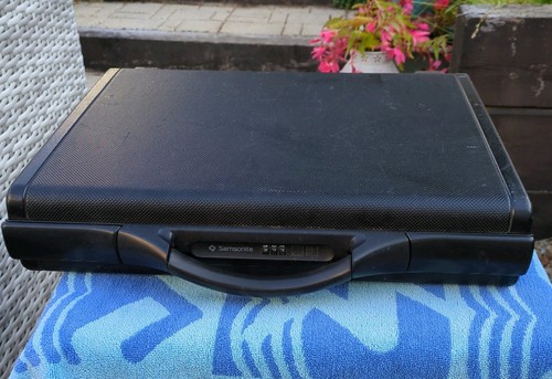 Black samsonite hardshell - black,