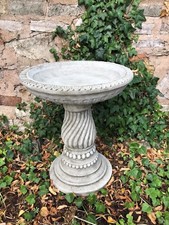 Bird bath concrete stone solid