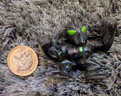 Ben figure alien x - figure,