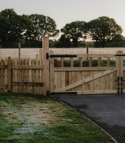 Pair driveway gates - pair,