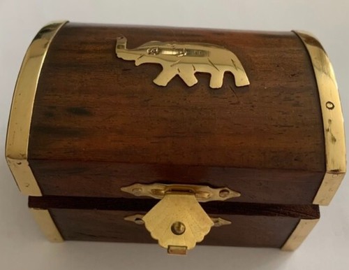 Small wooden elephant - small,
