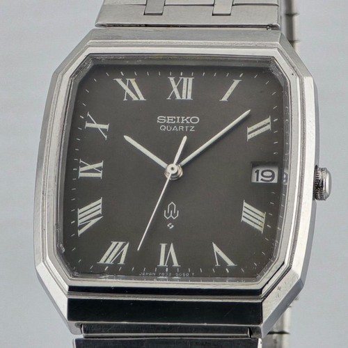 Seiko emblem 7832 - emblem, roman