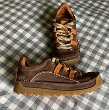 art company skyline shoes590  brown size 7 