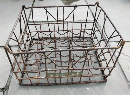 Vintage metal milk crate - metal,