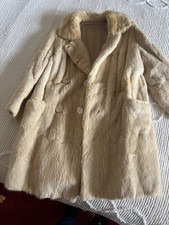 Vintage 1960s White Musquash