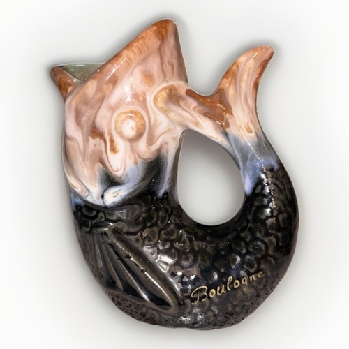 Small fish shaped - small, glug