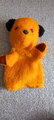 Sooty show hand - (, )