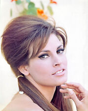 Raquel Welch [1037935] 8x10