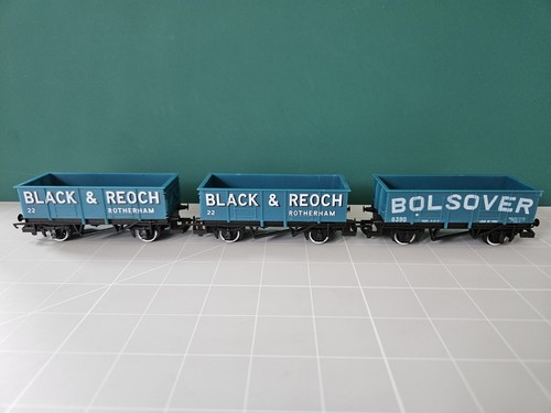 Hornby mineral wagons - x,