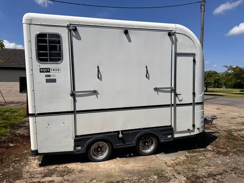 Equi trek space treka - treka,