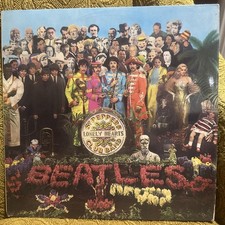 THE BEATLES - SGT PEPPER’S LONELY HEARTS CLUB BAND (1967 LP)  1970s UK REISSUE