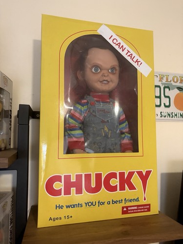Mezco chucky doll - doll, play