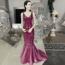 ROYAL DOULTON FIGURINE PRETTY