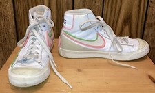 Woman NIKE pink White Green