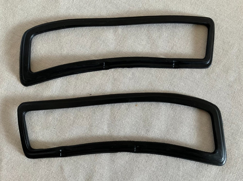 Pair front indicator/sidelamp